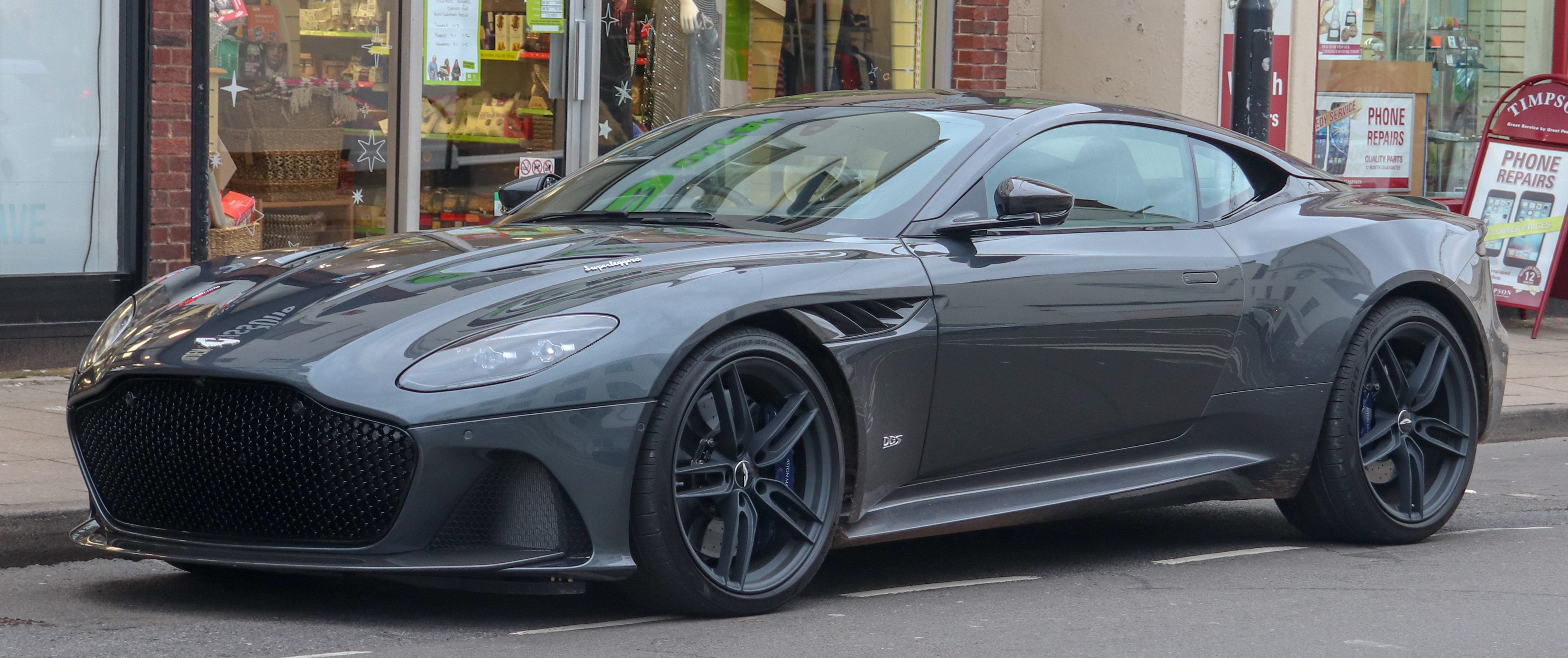 Aston Martin DBS 5.2 V12 Superleggera
