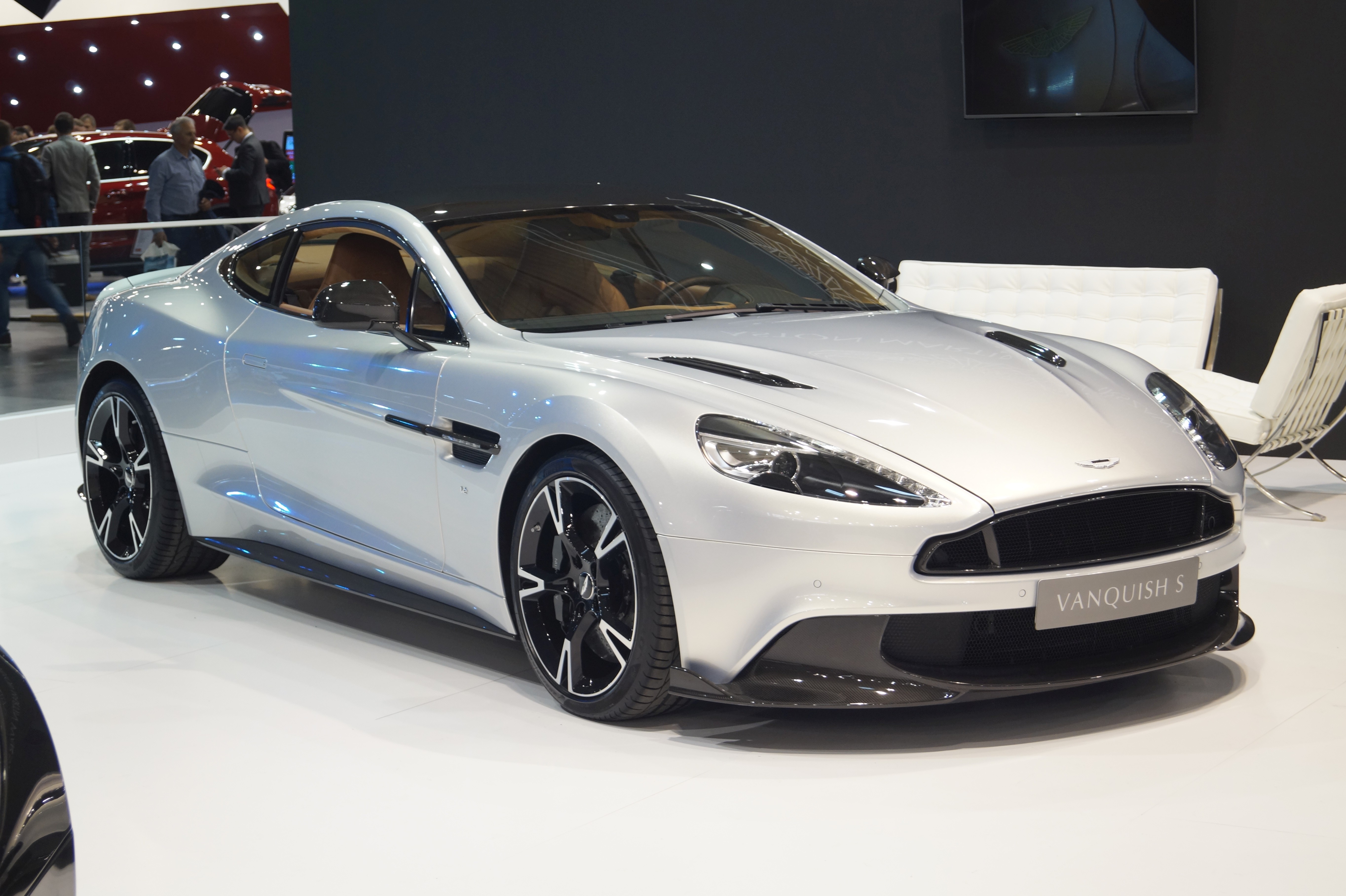 Aston Martin V12 Vanquish