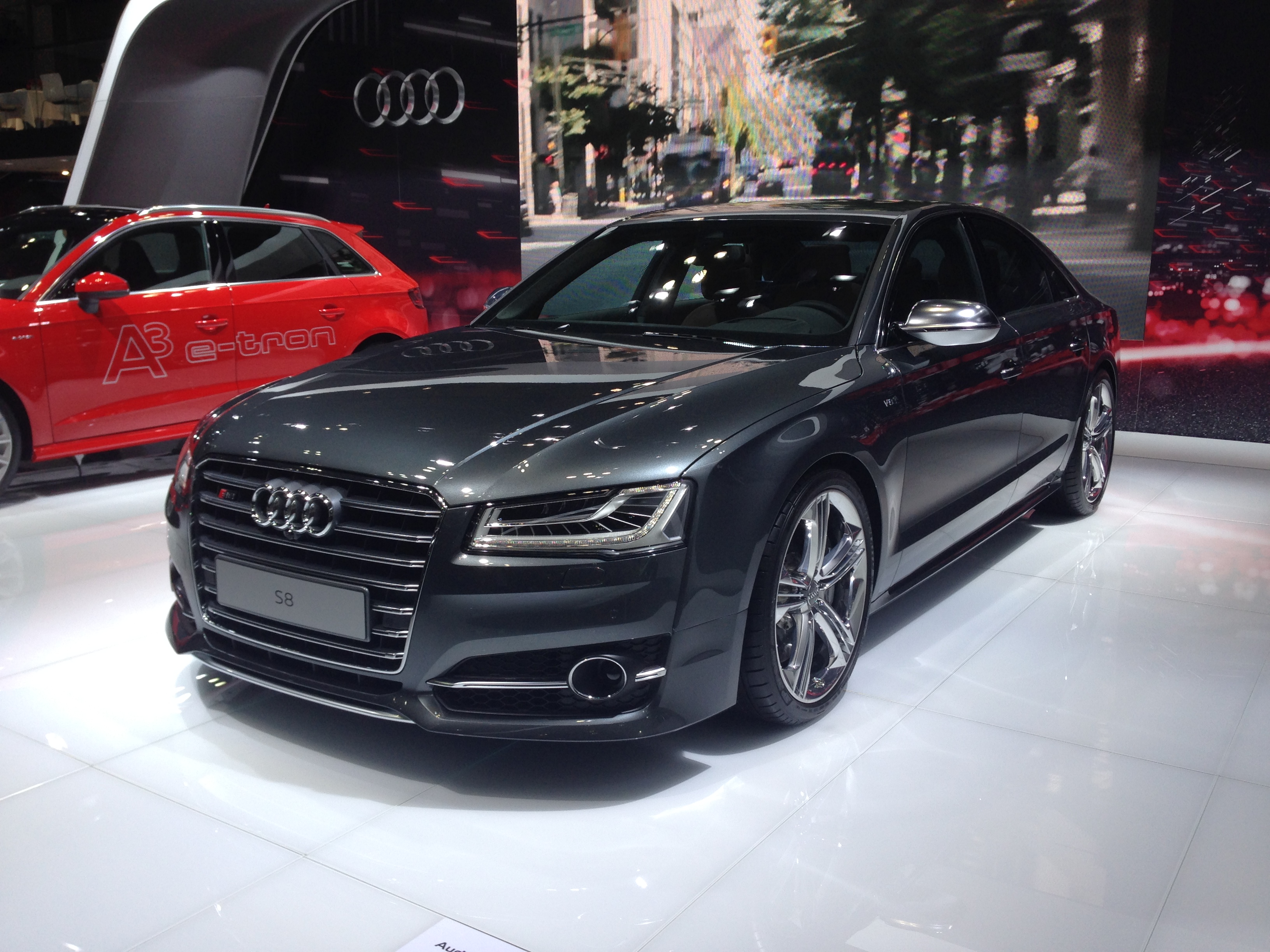 Audi S8 5.2 FSI quattro