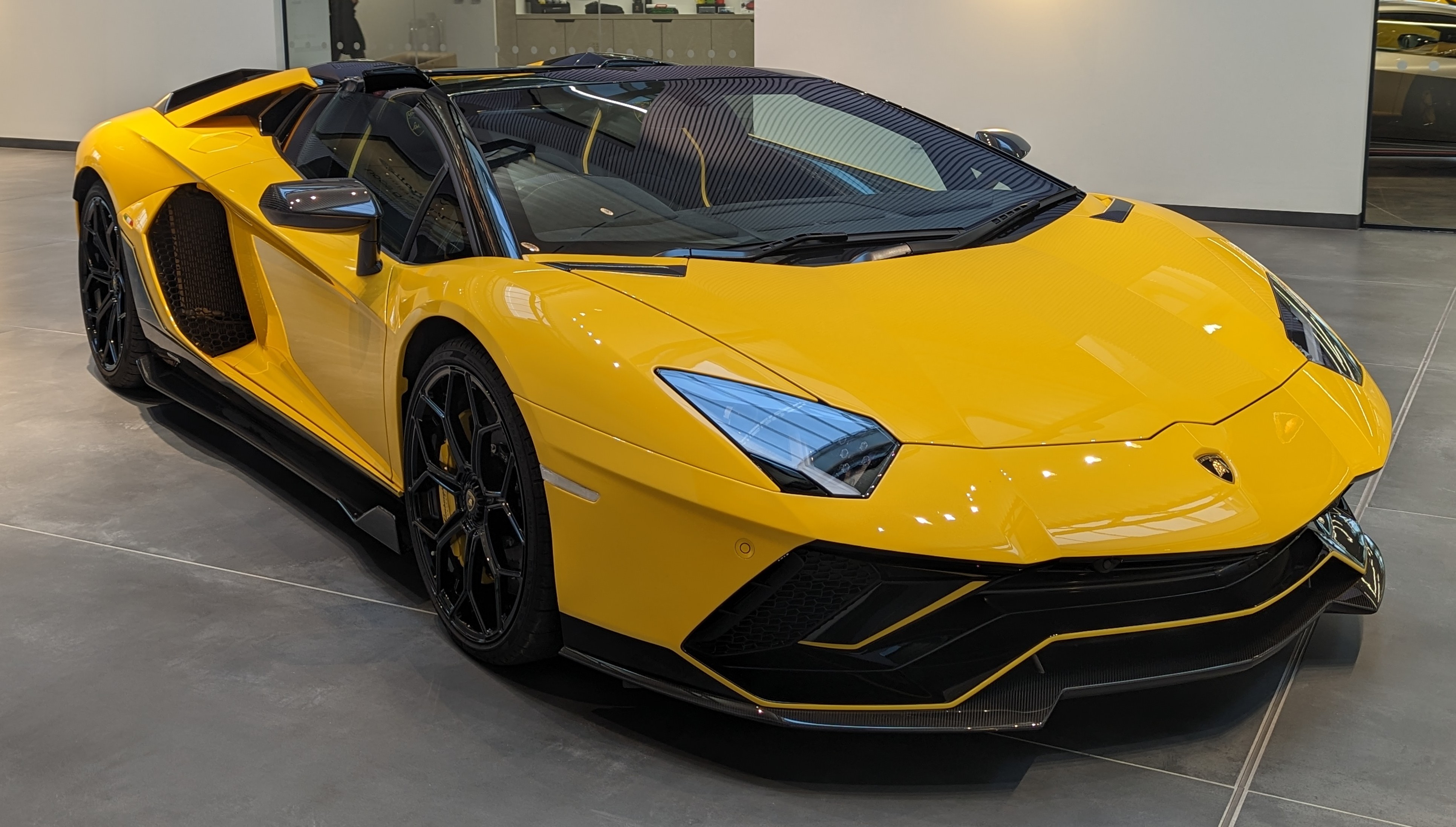 Lamborghini Aventador Roadster S