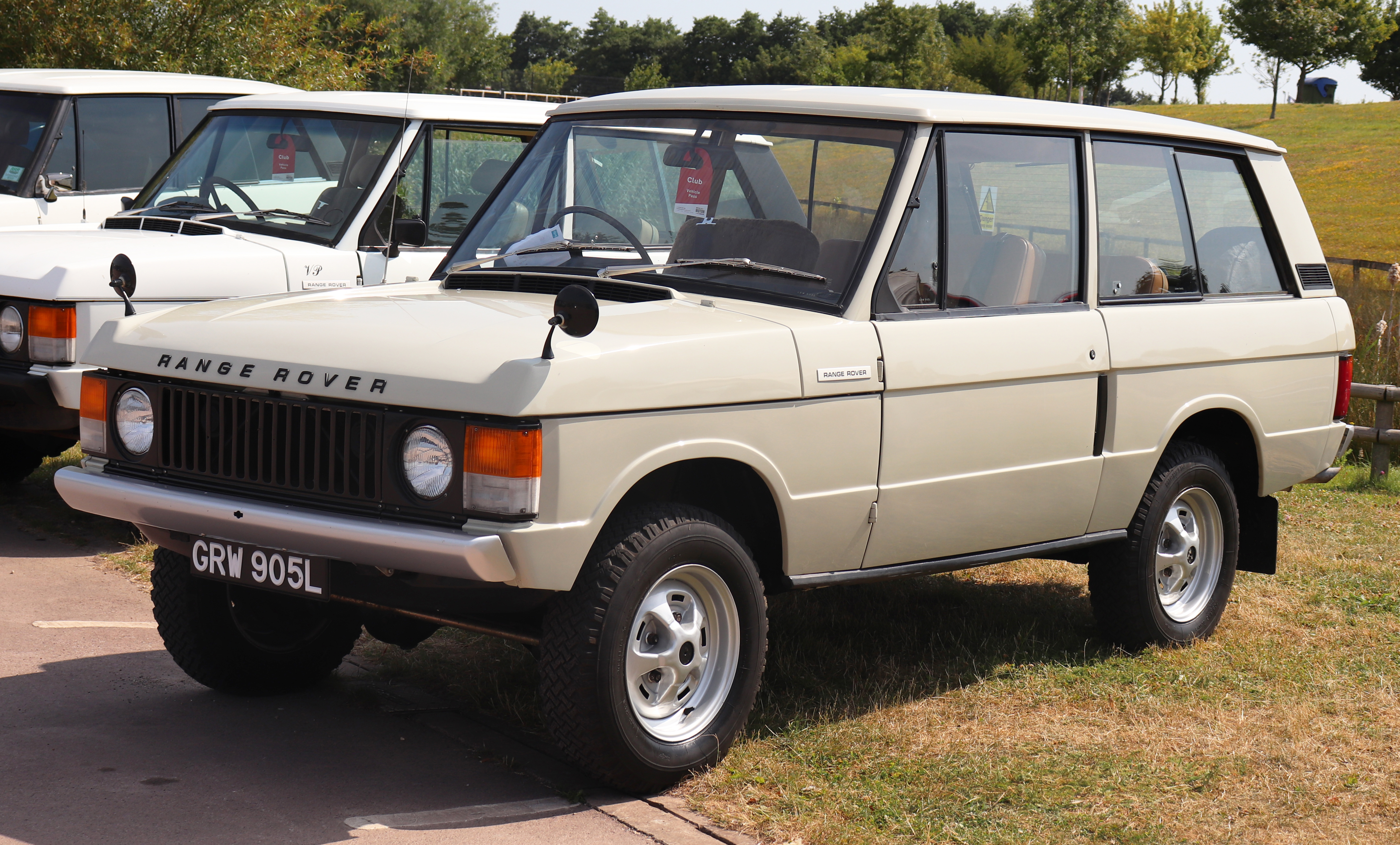 Land Rover Defender 110 2.4 TD Station Wagon E