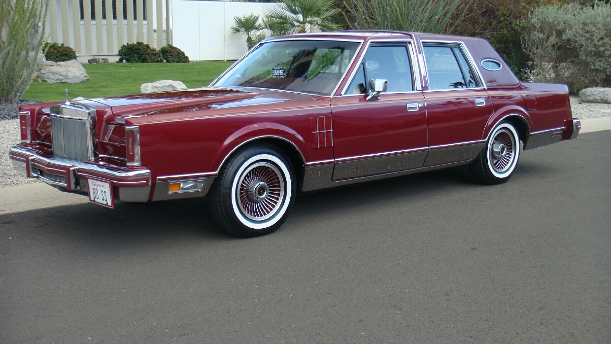 Lincoln Continental Signature Series