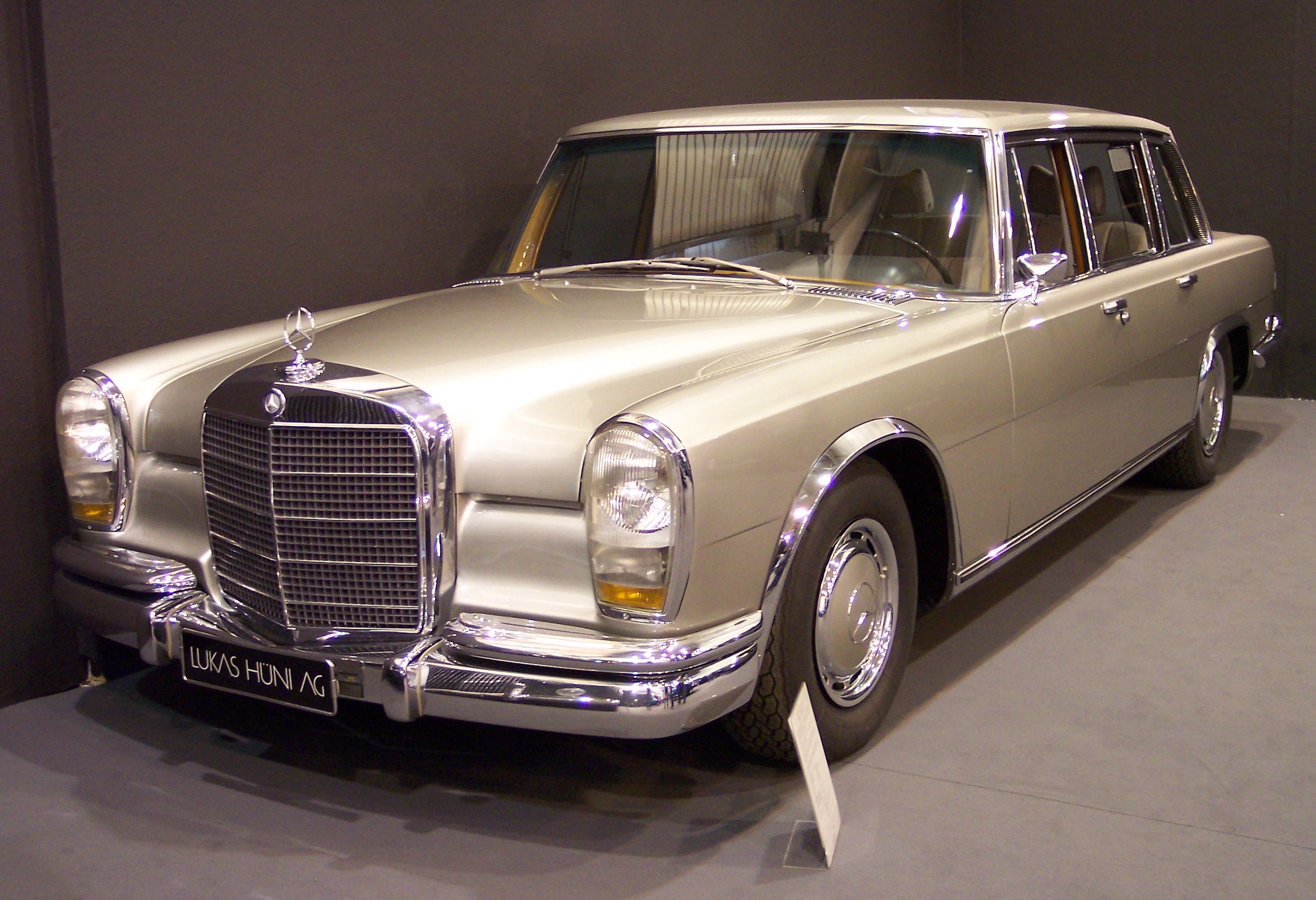Mercedes-Benz E 200 Kompressor Classic