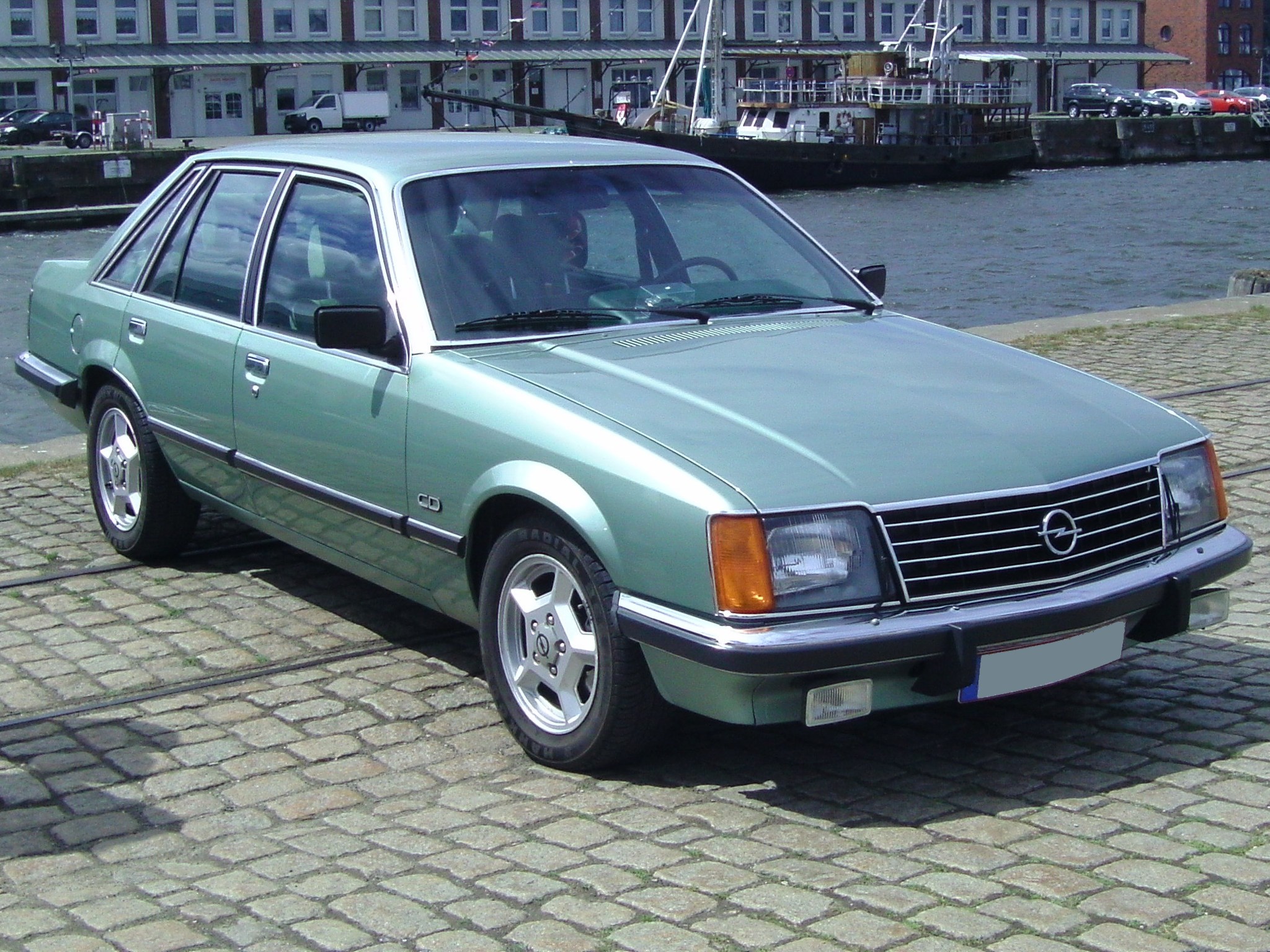Opel Senator 2.5 E