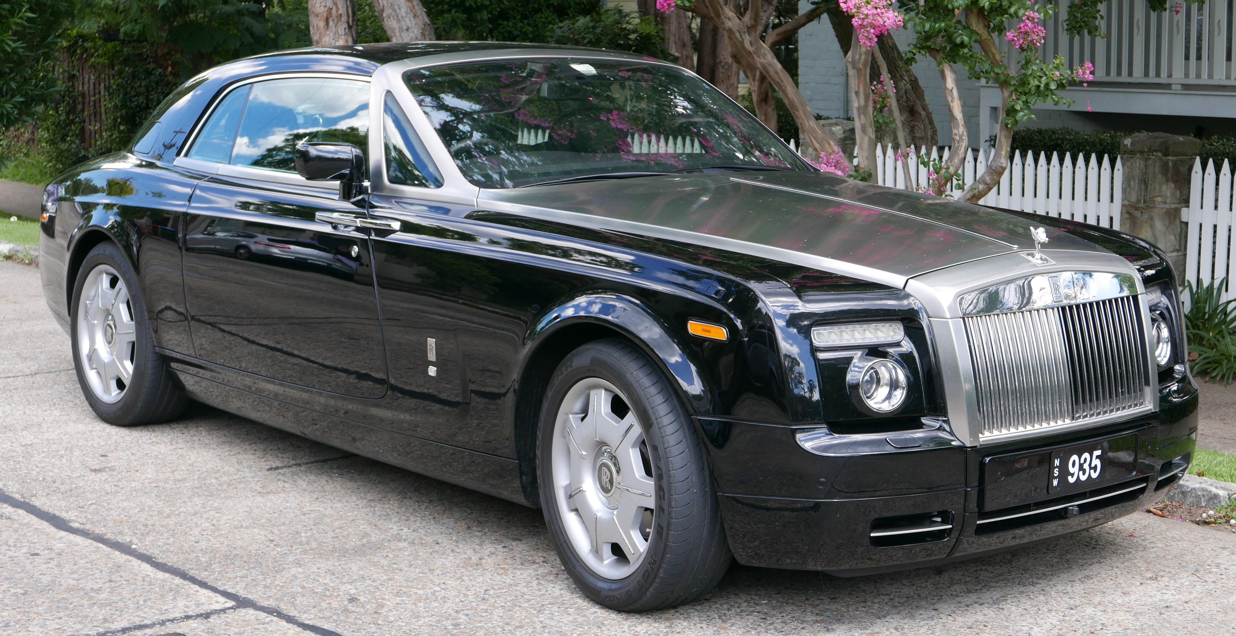 Rolls-Royce Phantom Drophead Coupe