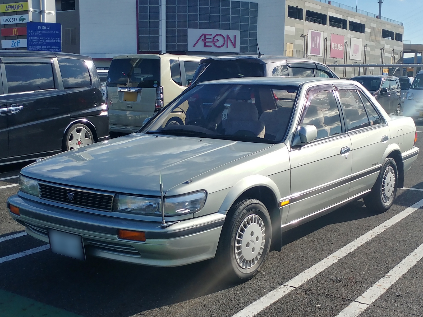 Toyota Carina 1600 Luxe