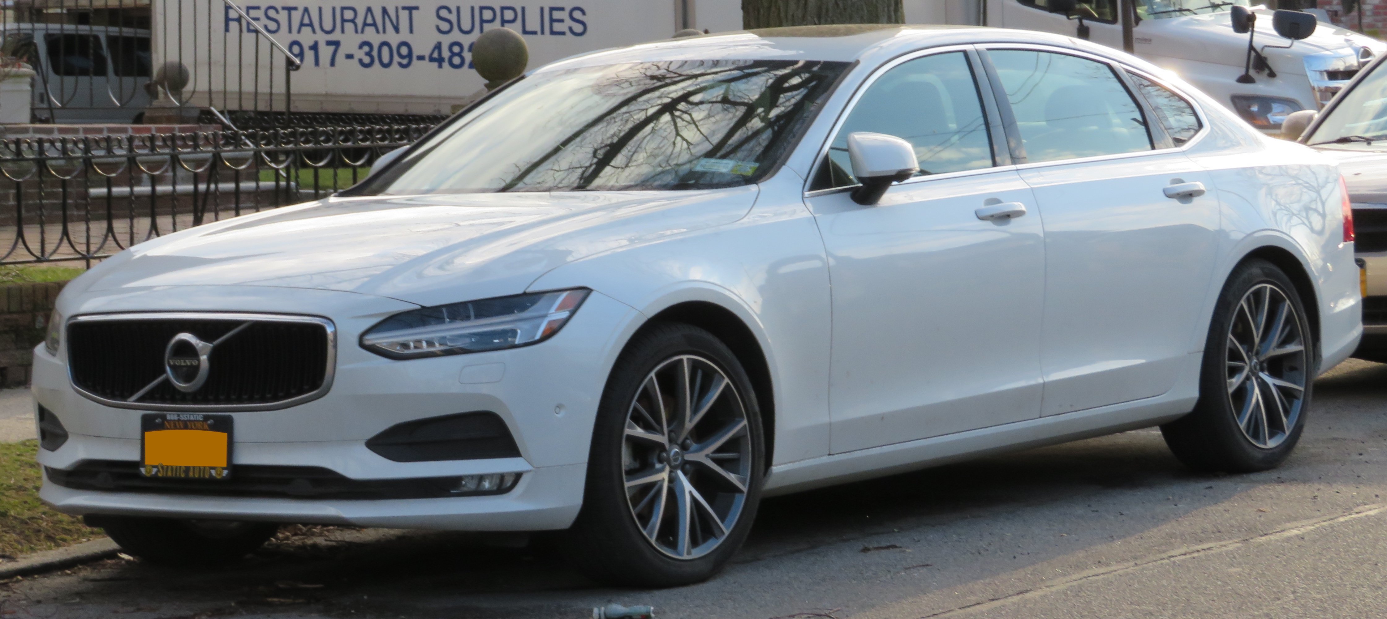 Volvo S90 T4 Momentum